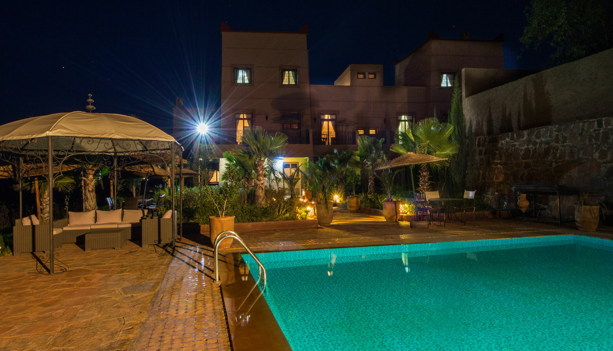 ホテル Kasbah Ait Oumghar ドゥムナット エクステリア 写真