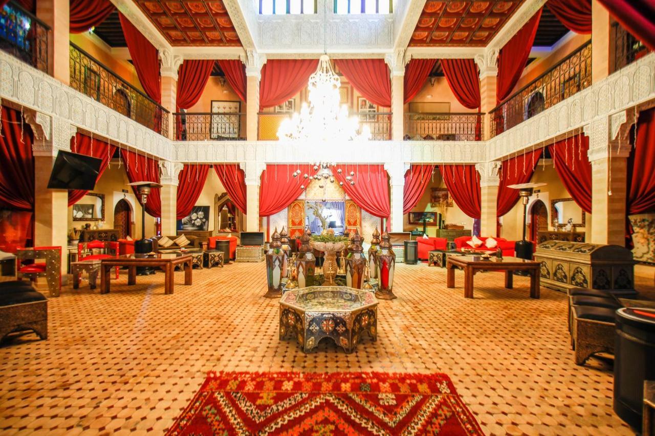 ホテル Kasbah Ait Oumghar ドゥムナット エクステリア 写真