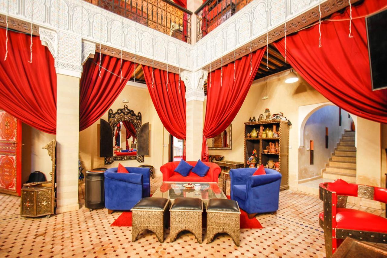 ホテル Kasbah Ait Oumghar ドゥムナット エクステリア 写真