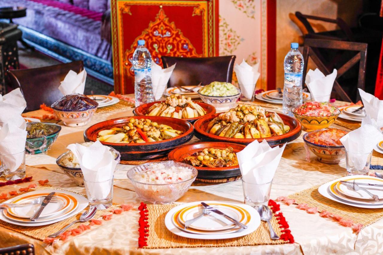ホテル Kasbah Ait Oumghar ドゥムナット エクステリア 写真